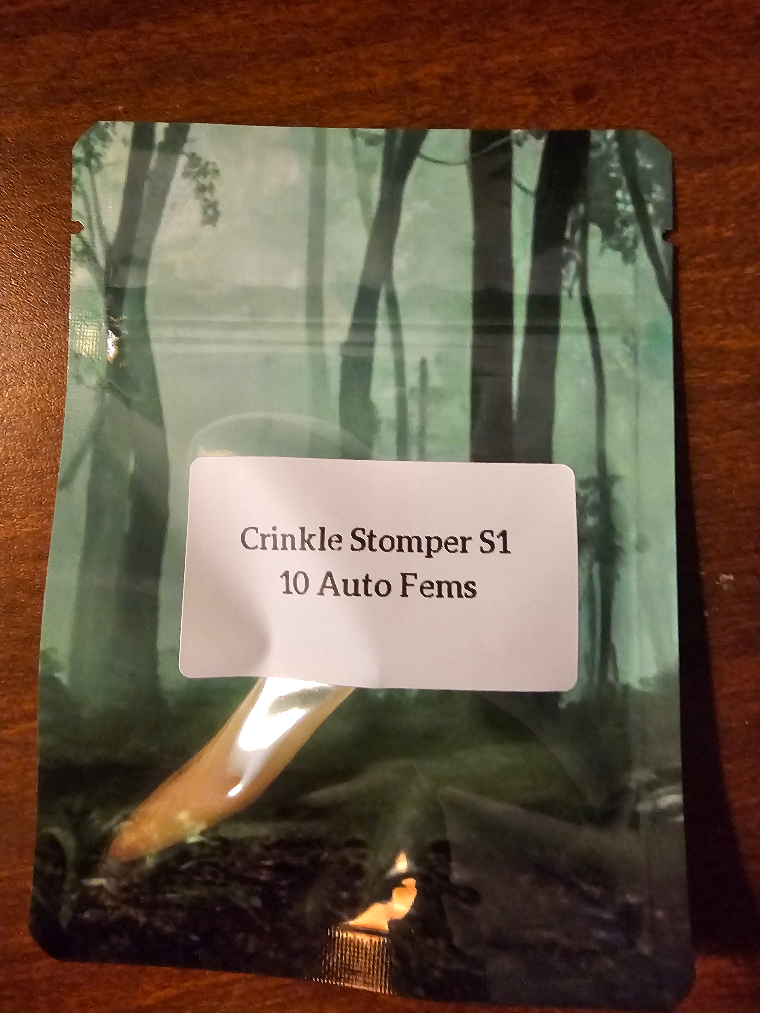 Crinkle Stomper S1 - AUTO FEMINIZED